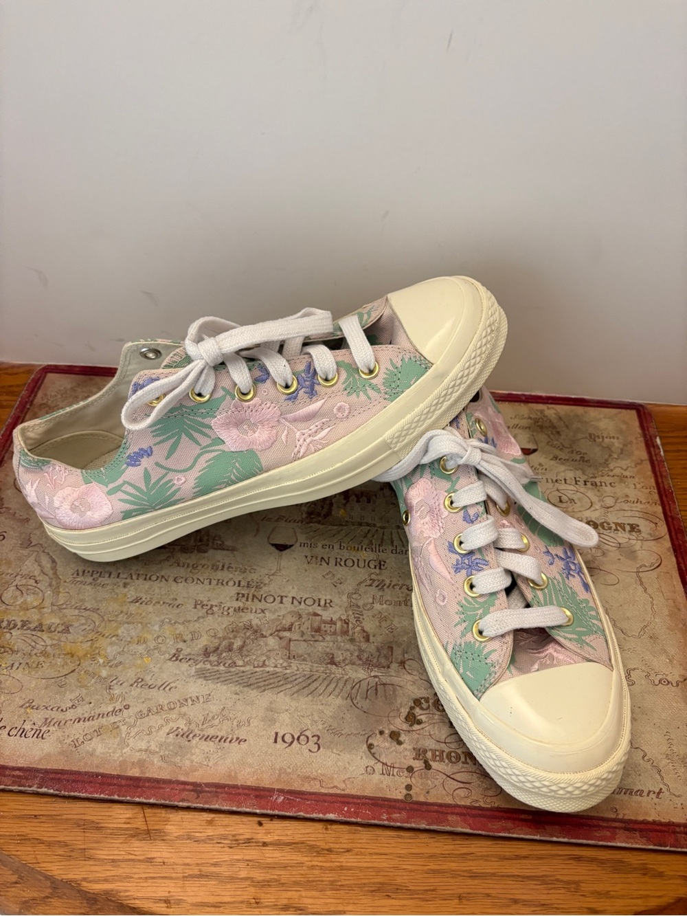 Converse Chuck 70 Ox Floral Embroidery Sneakers - Size 10